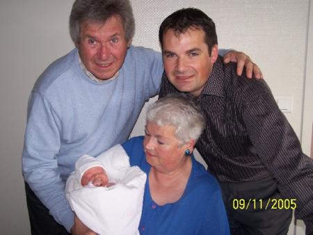 Avec mes grands parents....